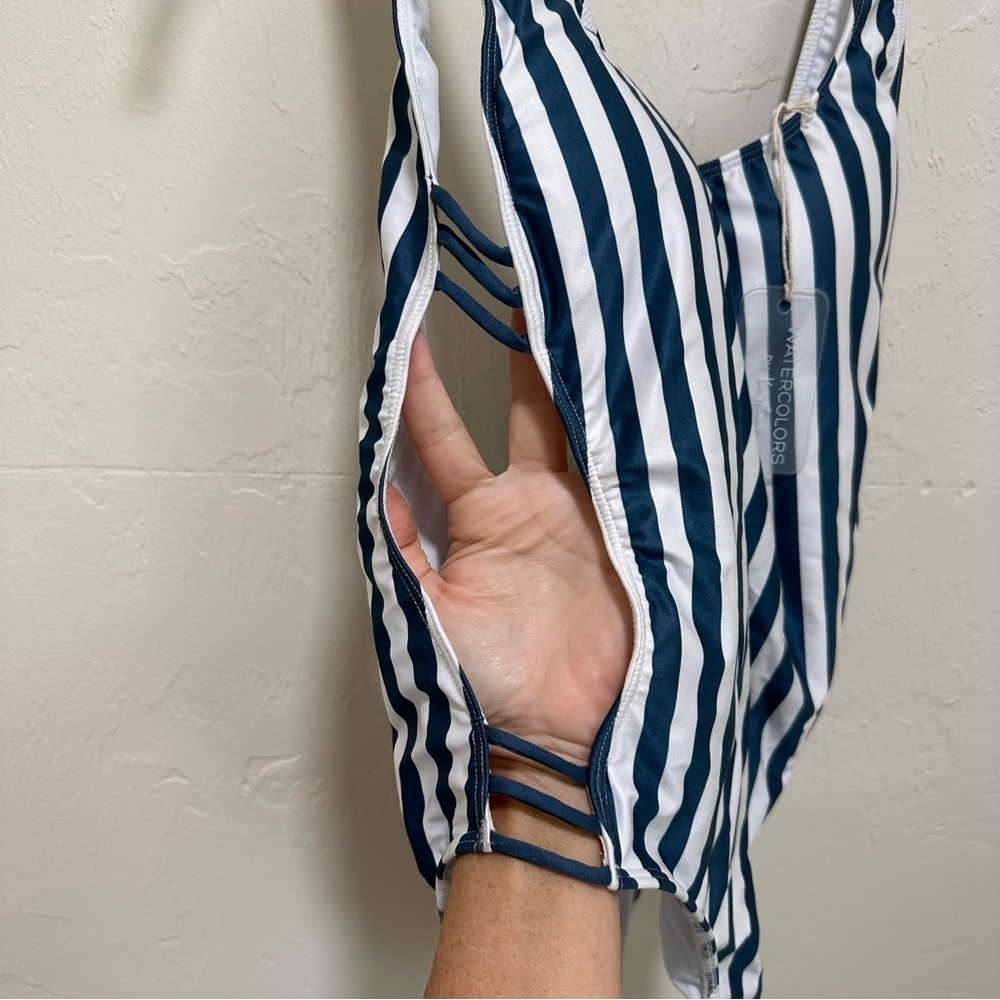 NWT Kenny Flowers Swim One Piece Swimsuit The Hamptons Striped peekaboo side Lg‍ - Picture 3 of 8